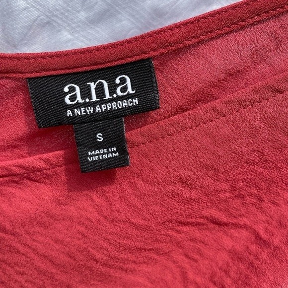 Red a.n.a tank, size small - Picture 3 of 3